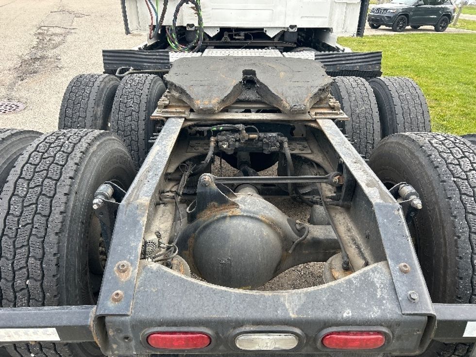Sleeper Tractor-Heavy Duty Tractors-Volvo-2023-VNL64860-Lansing-MI-702,952\n\t\tmiles-$ 64,750 - Image 6