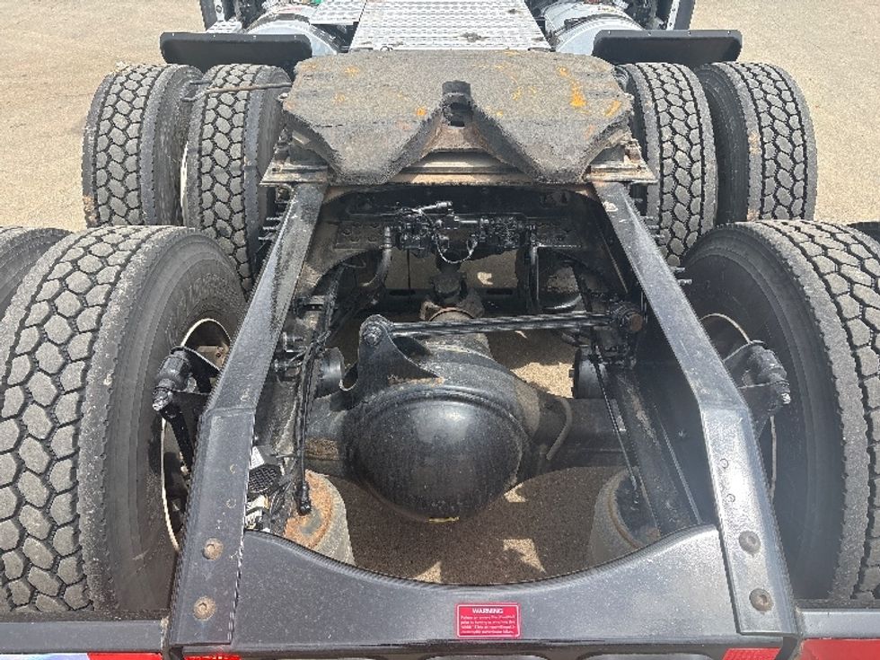 Sleeper Tractor-Heavy Duty Tractors-Volvo-2023-VNL64860-Mebane-NC-608,595\n\t\tmiles-$ 70,500 - Image 6