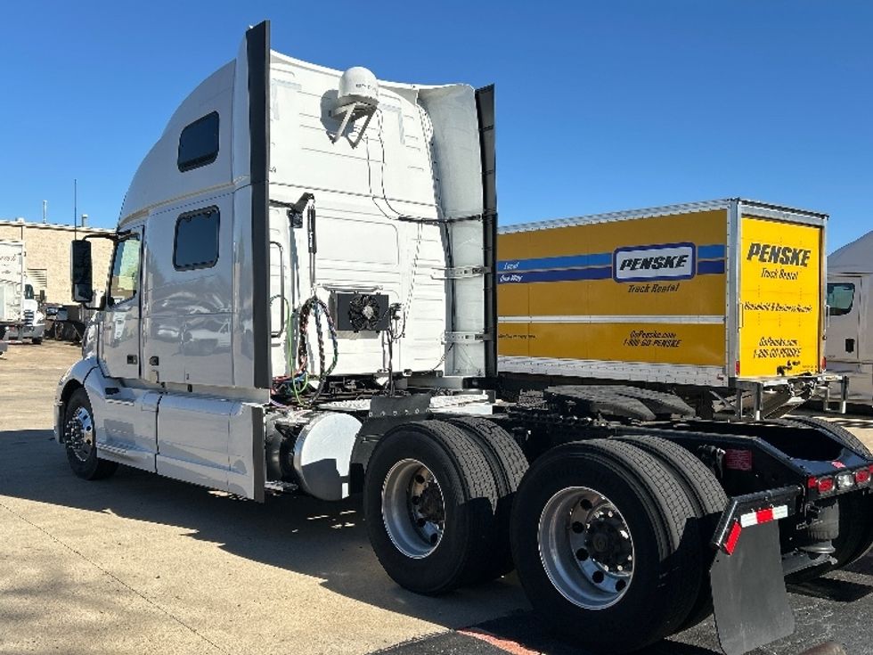 Sleeper Tractor-Heavy Duty Tractors-Volvo-2023-VNL64860-Olive Branch-MS-425,177\n\t\tmiles-$ 89,000 - Image 5