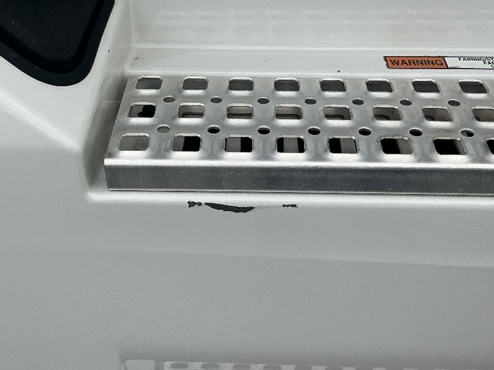 Sleeper Tractor-Heavy Duty Tractors-Volvo-2023-VNL64860-Olive Branch-MS-501,023\n\t\tmiles-$ 81,500 - Image 21