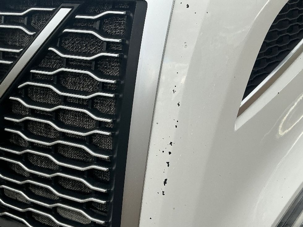 Sleeper Tractor-Heavy Duty Tractors-Volvo-2023-VNL64860-Olive Branch-MS-501,023\n\t\tmiles-$ 81,500 - Image 22