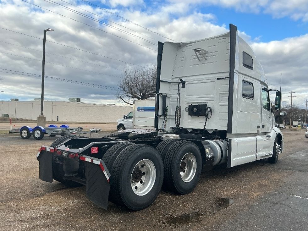 Sleeper Tractor-Heavy Duty Tractors-Volvo-2023-VNL64860-Olive Branch-MS-501,023\n\t\tmiles-$ 81,500 - Image 7