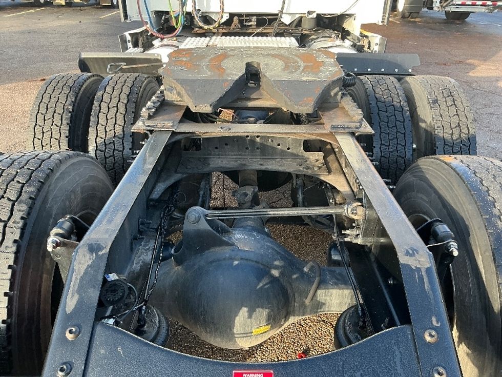 Sleeper Tractor-Heavy Duty Tractors-Volvo-2023-VNL64860-Olive Branch-MS-531,109\n\t\tmiles-$ 78,500 - Image 6