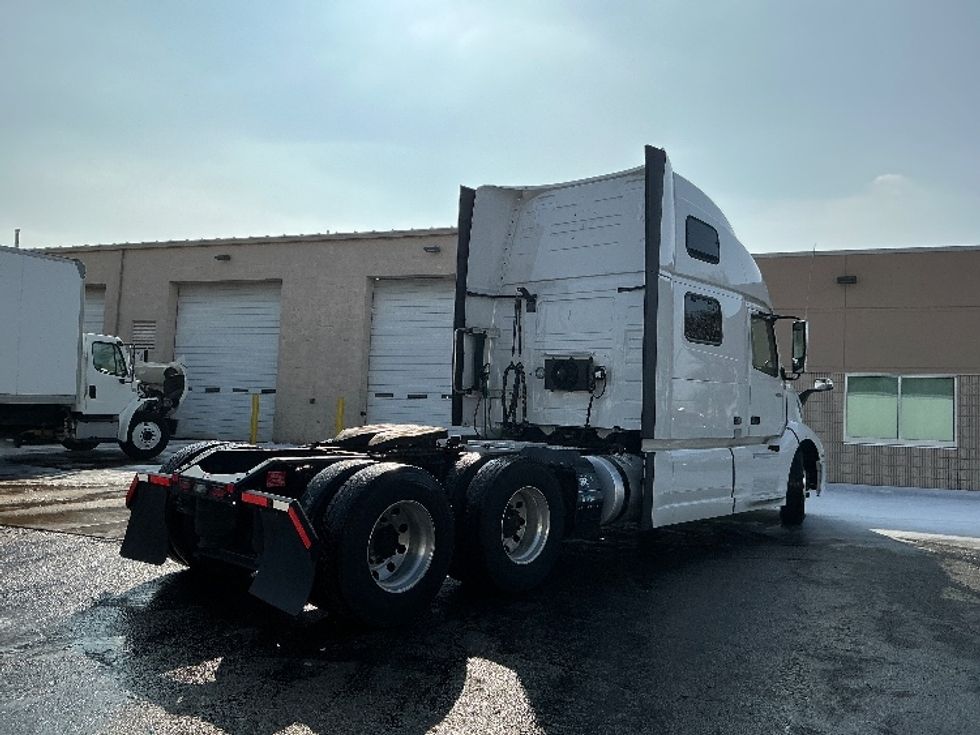 Sleeper Tractor-Heavy Duty Tractors-Volvo-2023-VNL64860-Olive Branch-MS-531,109\n\t\tmiles-$ 78,500 - Image 7
