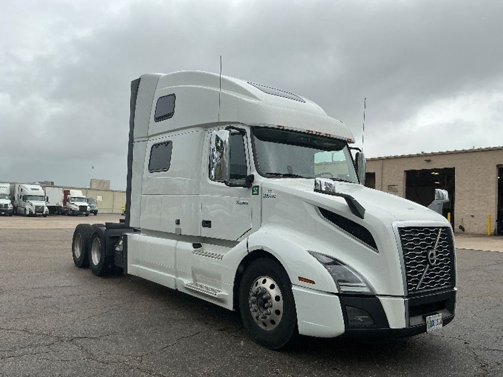 Sleeper Tractor-Heavy Duty Tractors-Volvo-2023-VNL64860-Olive Branch-MS-599,274\n\t\tmiles-$ 79,750 - Image 1