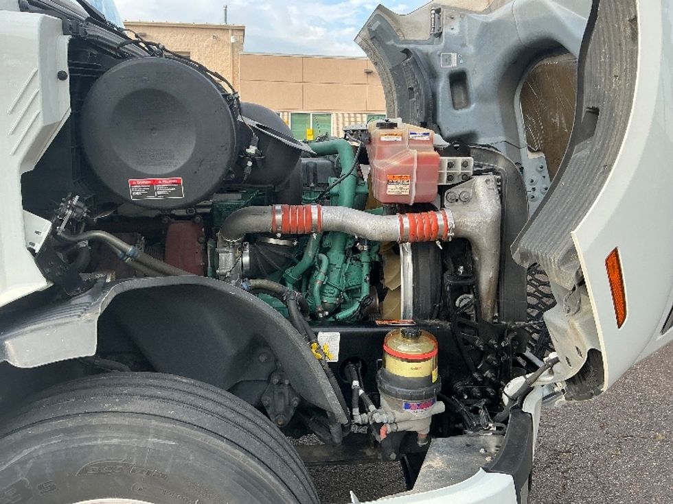 Sleeper Tractor-Heavy Duty Tractors-Volvo-2023-VNL64860-Olive Branch-MS-599,274\n\t\tmiles-$ 79,750 - Image 20