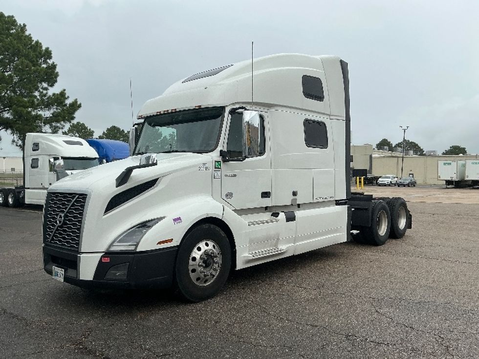 Sleeper Tractor-Heavy Duty Tractors-Volvo-2023-VNL64860-Olive Branch-MS-599,274\n\t\tmiles-$ 79,750 - Image 3