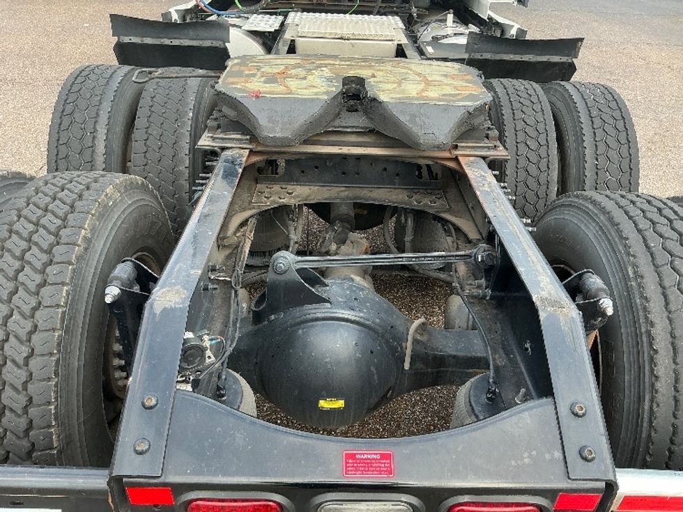 Sleeper Tractor-Heavy Duty Tractors-Volvo-2023-VNL64860-Olive Branch-MS-599,274\n\t\tmiles-$ 79,750 - Image 6