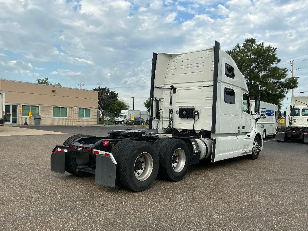 Sleeper Tractor-Heavy Duty Tractors-Volvo-2023-VNL64860-Olive Branch-MS-599,274\n\t\tmiles-$ 79,750 - Image 7