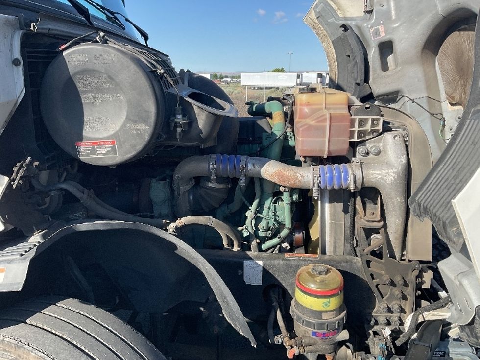 Sleeper Tractor-Heavy Duty Tractors-Volvo-2023-VNL64860-Pasco-WA-712,197\n\t\tmiles-$ 68,000 - Image 20
