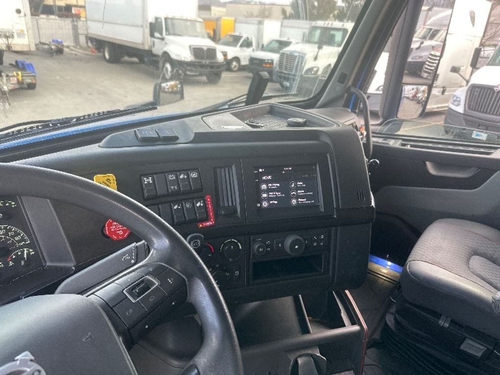 Sleeper Tractor-Heavy Duty Tractors-Volvo-2023-VNL64860-Sparks-NV-769,849\n\t\tmiles-$ 61,000 - Image 12