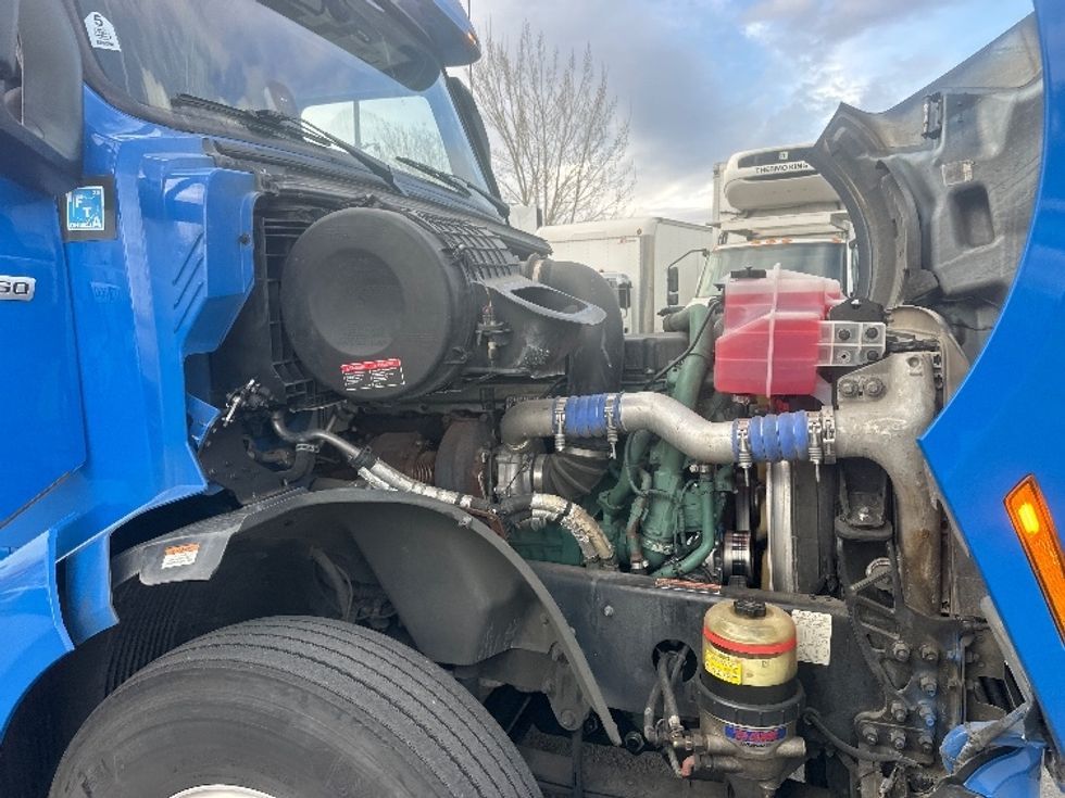 Sleeper Tractor-Heavy Duty Tractors-Volvo-2023-VNL64860-Sparks-NV-769,849\n\t\tmiles-$ 61,000 - Image 20