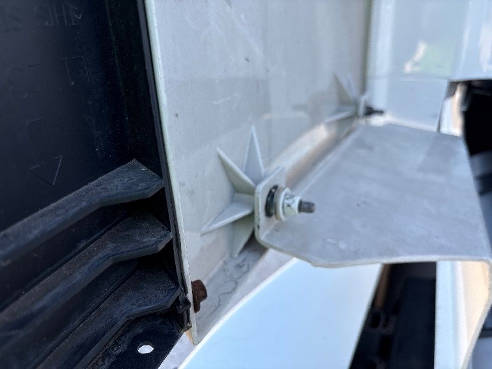 Sleeper Tractor-Heavy Duty Tractors-Volvo-2023-VNL64860-Tampa-FL-605,844\n\t\tmiles-$ 73,250 - Image 25