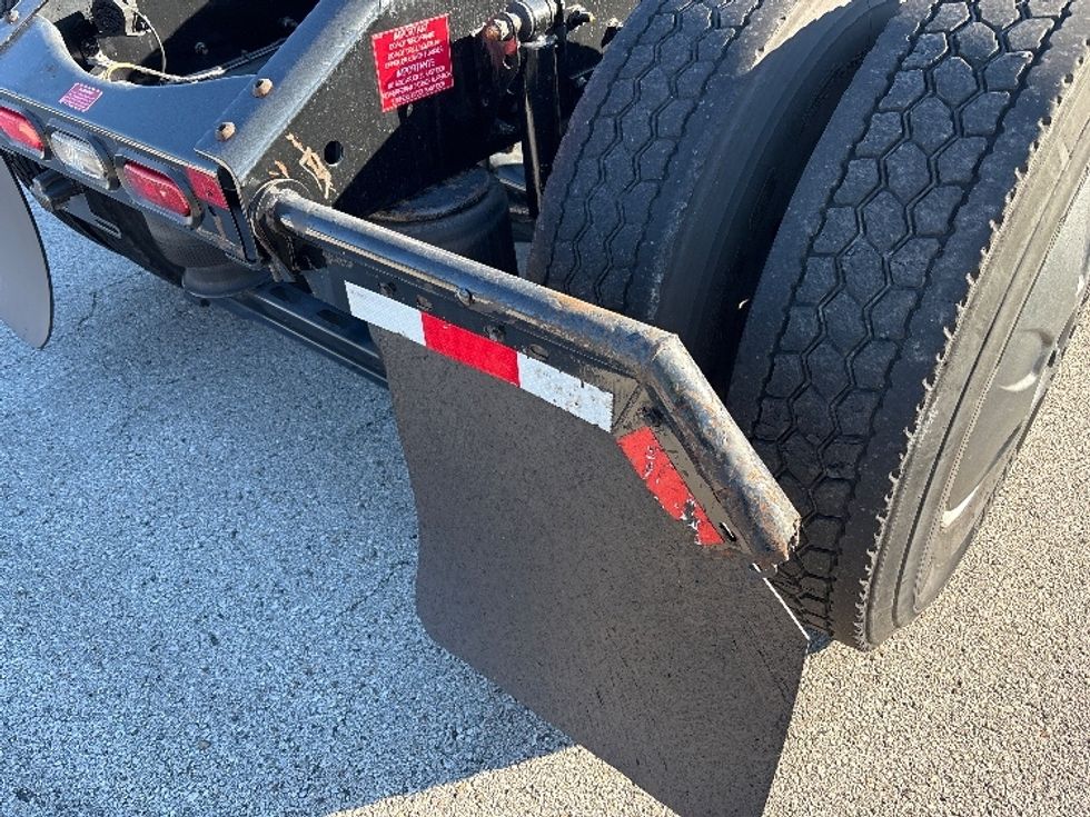 Sleeper Tractor-Heavy Duty Tractors-Volvo-2023-VNL64860-Tampa-FL-605,844\n\t\tmiles-$ 73,250 - Image 26