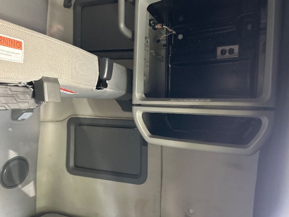 Sleeper Tractor-Heavy Duty Tractors-Volvo-2024-VNL64760-Torrance-CA-552,702\n\t\tmiles-$ 95,750 - Image 18