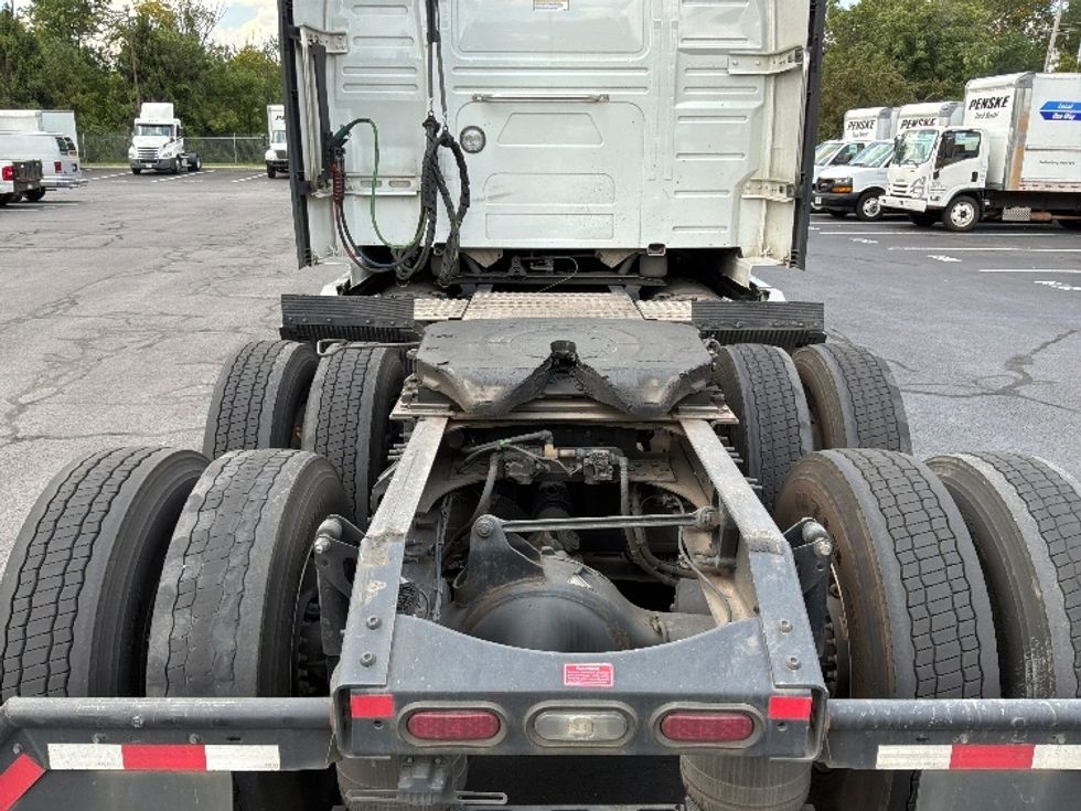 Sleeper Tractor-Heavy Duty Tractors-Volvo-2024-VNL64860-Bensalem-PA-658,554\n\t\tmiles-$ 84,000 - Image 6