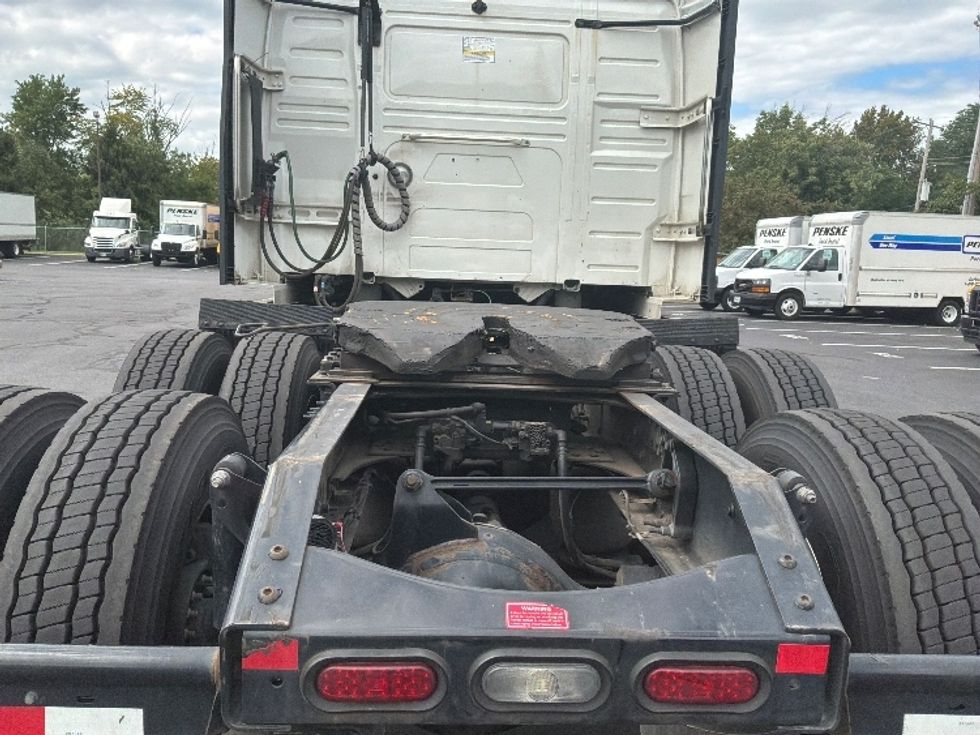 Sleeper Tractor-Heavy Duty Tractors-Volvo-2024-VNL64860-Bensalem-PA-729,000\n\t\tmiles-$ 75,000 - Image 6