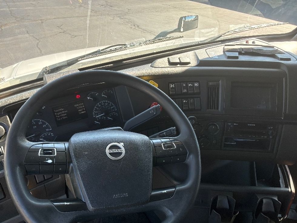 Sleeper Tractor-Heavy Duty Tractors-Volvo-2024-VNL64860-Bensalem-PA-769,743\n\t\tmiles-$ 75,000 - Image 10