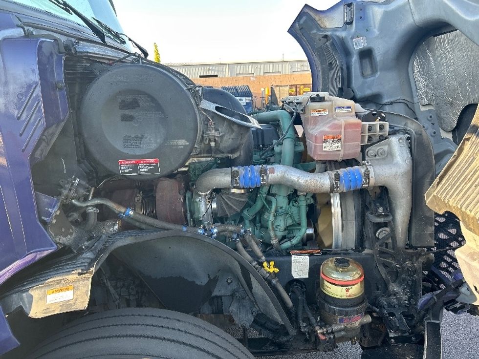 Sleeper Tractor-Heavy Duty Tractors-Volvo-2024-VNL64860-Fort Smith-AR-314,964\n\t\tmiles-$ 127,500 - Image 20