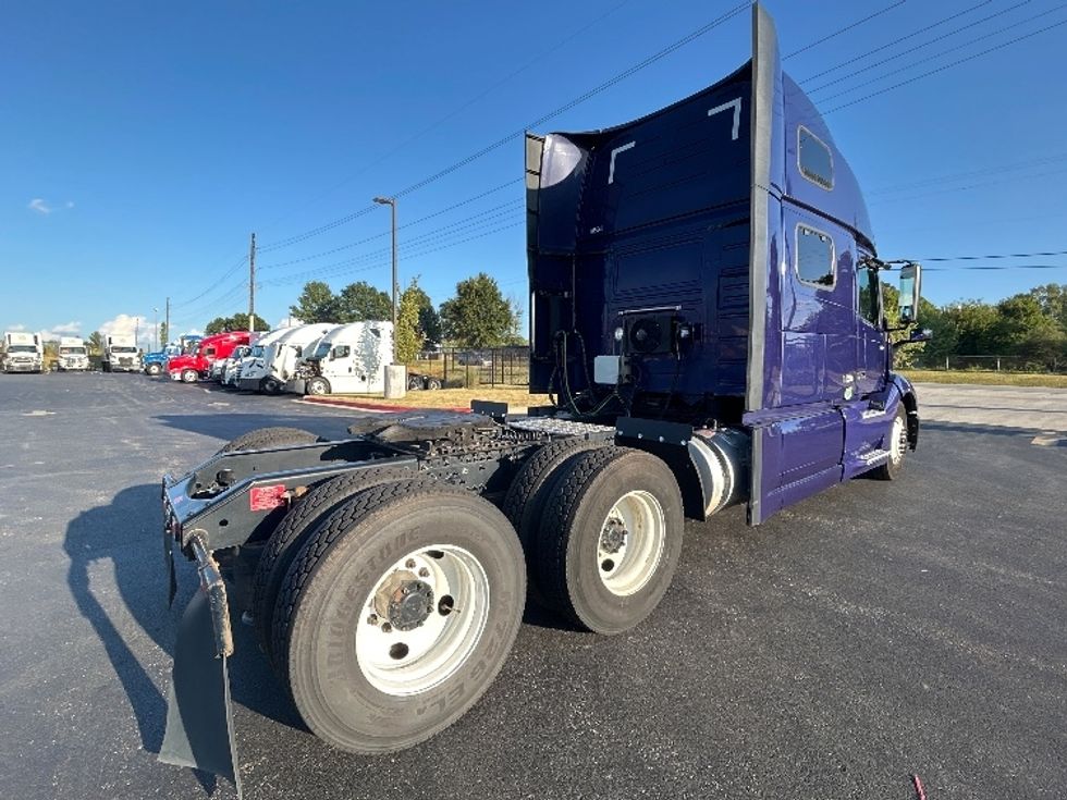 Sleeper Tractor-Heavy Duty Tractors-Volvo-2024-VNL64860-Fort Smith-AR-314,964\n\t\tmiles-$ 127,500 - Image 7