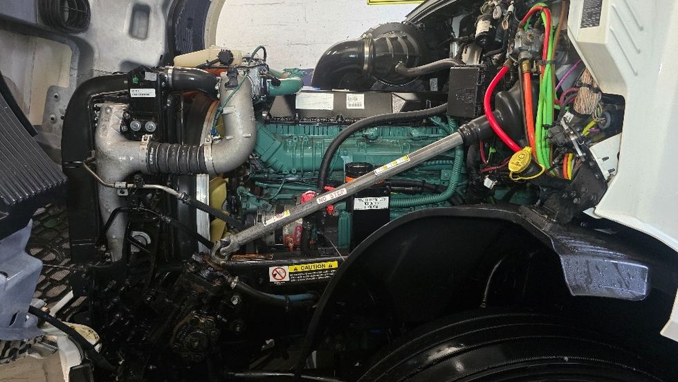 Sleeper Tractor-Heavy Duty Tractors-Volvo-2024-VNL64860-Greensboro-NC-579,060\n\t\tmiles-$ 90,250 - Image 20