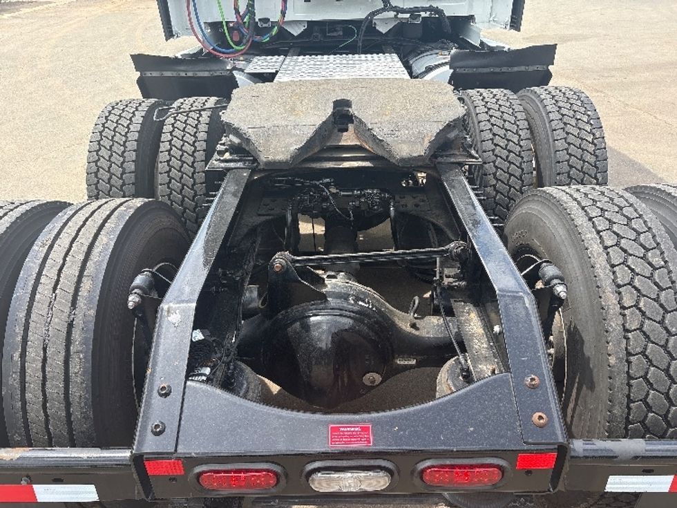 Sleeper Tractor-Heavy Duty Tractors-Volvo-2024-VNL64860-Mebane-NC-538,918\n\t\tmiles-$ 89,250 - Image 6