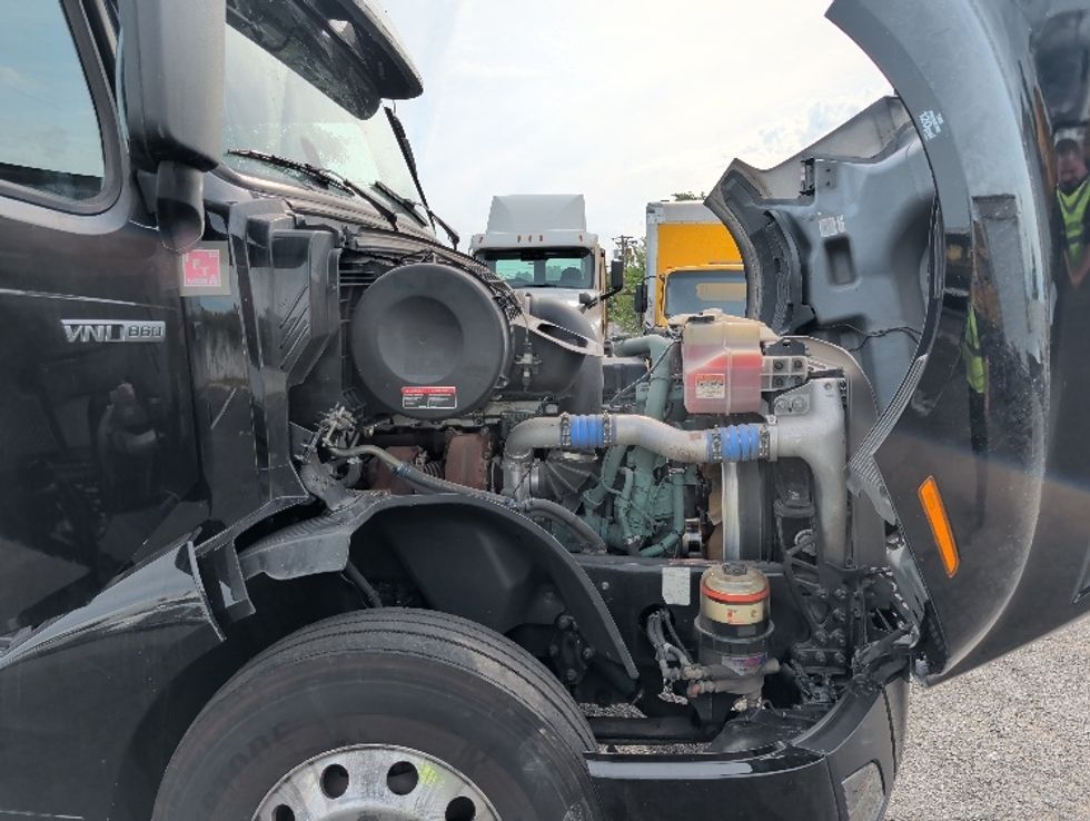 Sleeper Tractor-Heavy Duty Tractors-Volvo-2024-VNL64860-South Plainfield-NJ-509,184\n\t\tmiles-$ 92,750 - Image 20