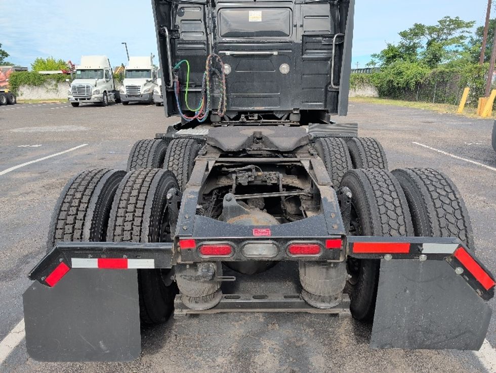 Sleeper Tractor-Heavy Duty Tractors-Volvo-2024-VNL64860-South Plainfield-NJ-514,854\n\t\tmiles-$ 92,000 - Image 6