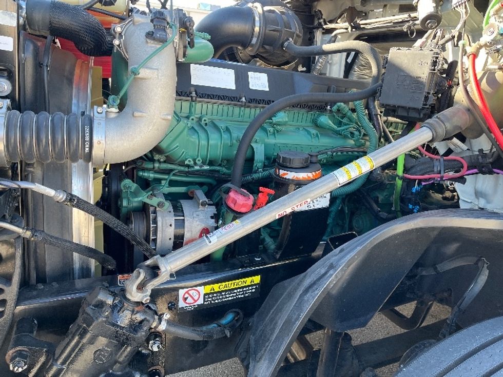 Sleeper Tractor-Heavy Duty Tractors-Volvo-2024-VNL64860-Tampa-FL-531,995\n\t\tmiles-$ 87,750 - Image 21