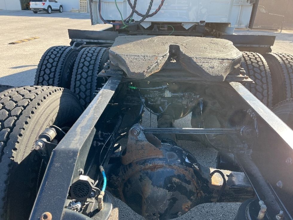 Sleeper Tractor-Heavy Duty Tractors-Volvo-2024-VNL64860-Tampa-FL-531,995\n\t\tmiles-$ 87,750 - Image 26