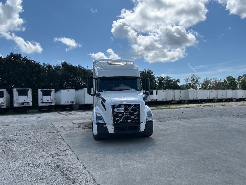Sleeper Tractor-Heavy Duty Tractors-Volvo-2024-VNL64860-Tampa-FL-546,828\n\t\tmiles-$ 100,250 - Image 2