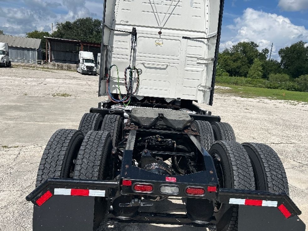 Sleeper Tractor-Heavy Duty Tractors-Volvo-2024-VNL64860-Tampa-FL-546,828\n\t\tmiles-$ 100,250 - Image 5