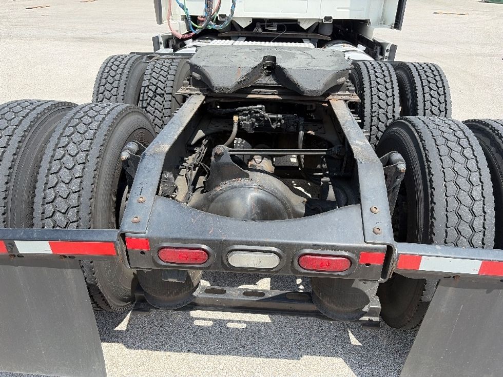 Sleeper Tractor-Heavy Duty Tractors-Volvo-2024-VNL64860-Tampa-FL-650,257\n\t\tmiles-$ 85,000 - Image 6