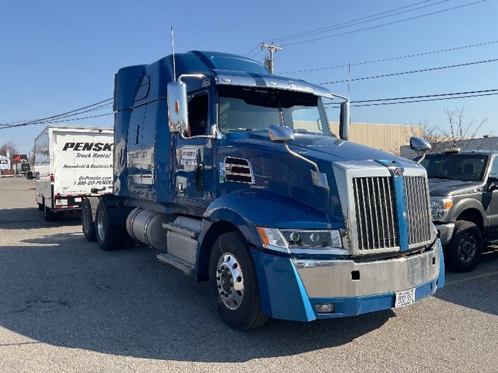 Sleeper Tractor-Heavy Duty Tractors-Western Star-2020-5700XE-Londonderry-NH-586,080\n\t\tmiles-$ 51,250 - Image 1