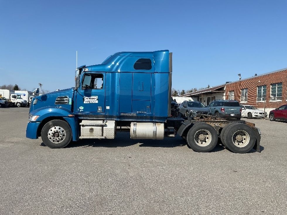 Sleeper Tractor-Heavy Duty Tractors-Western Star-2020-5700XE-Londonderry-NH-586,080\n\t\tmiles-$ 51,250 - Image 4