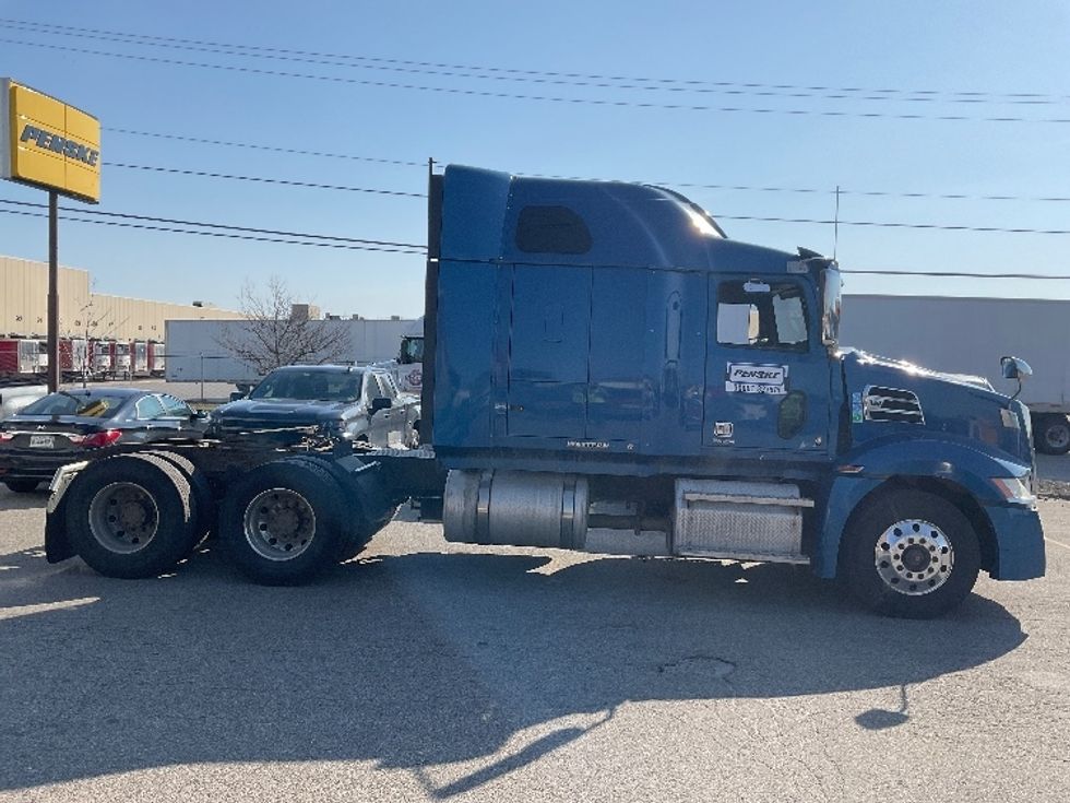 Sleeper Tractor-Heavy Duty Tractors-Western Star-2020-5700XE-Londonderry-NH-586,080\n\t\tmiles-$ 51,250 - Image 8