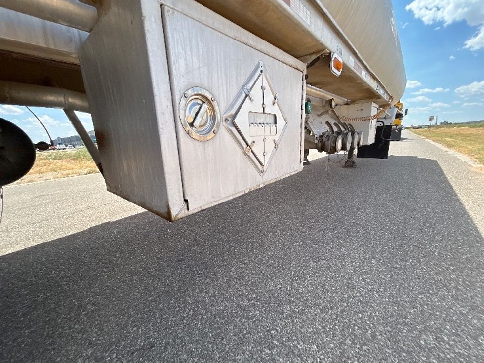 Tank Trailer-Semi Trailers-YOUNGS TANK, INC-2006-Trailer-Odessa-TX-659,780\n\t\tmiles-$ 25,000 - Image 11