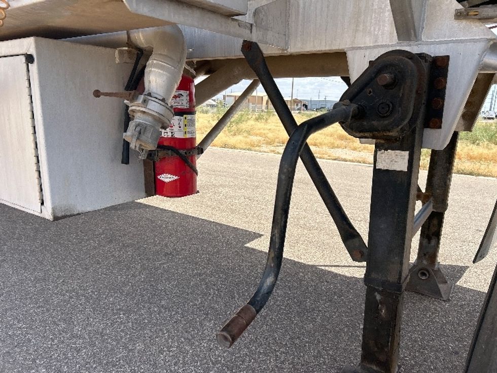 Tank Trailer-Semi Trailers-YOUNGS TANK, INC-2006-Trailer-Odessa-TX-659,780\n\t\tmiles-$ 25,000 - Image 12