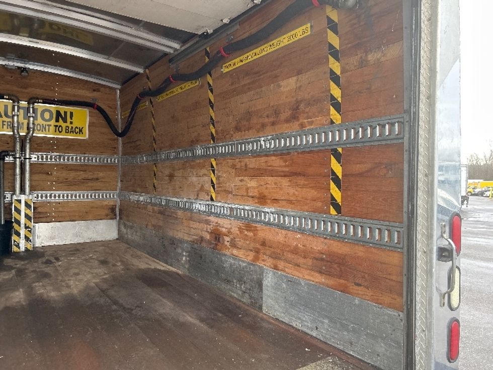 Tanker Truck-Specialized Equipment-Freightliner-2014-M211264S-Akron-OH-151,466\n\t\tmiles-$ 76,000 - Image 12