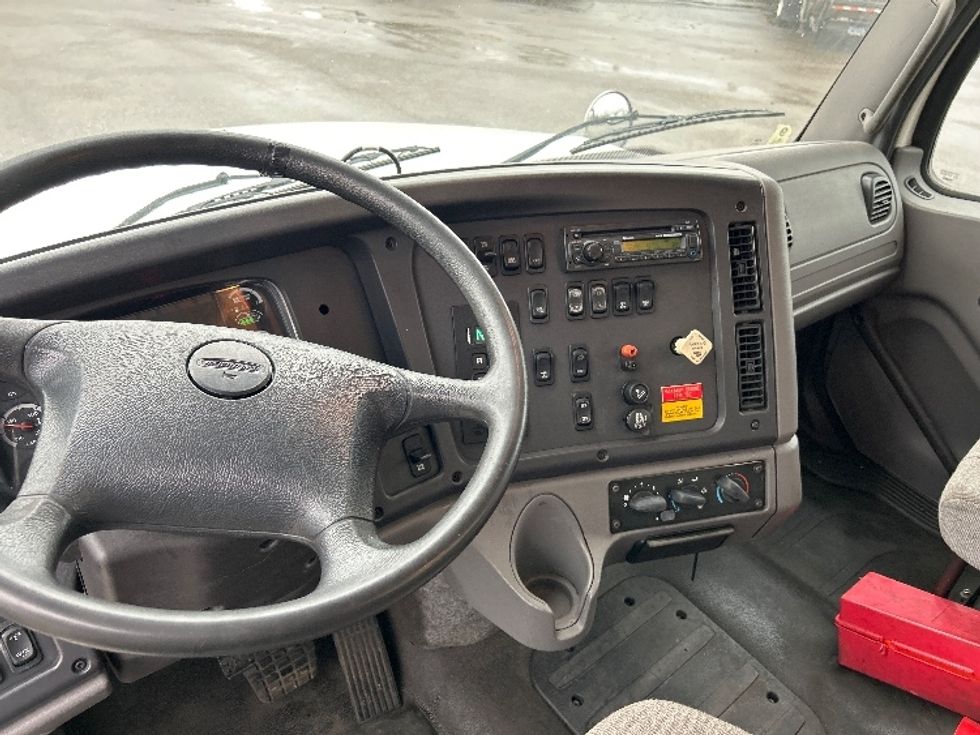 Tanker Truck-Specialized Equipment-Freightliner-2014-M211264S-Akron-OH-151,466\n\t\tmiles-$ 76,000 - Image 17