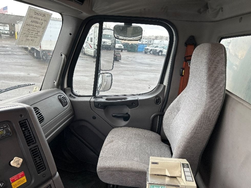 Tanker Truck-Specialized Equipment-Freightliner-2014-M211264S-Akron-OH-151,466\n\t\tmiles-$ 76,000 - Image 19