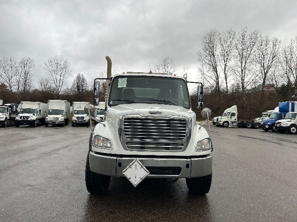 Tanker Truck-Specialized Equipment-Freightliner-2014-M211264S-Akron-OH-151,466\n\t\tmiles-$ 76,000 - Image 2