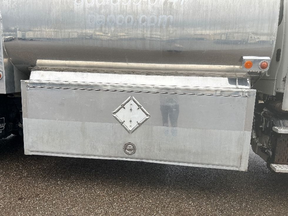 Tanker Truck-Specialized Equipment-Freightliner-2014-M211264S-Akron-OH-151,466\n\t\tmiles-$ 76,000 - Image 25