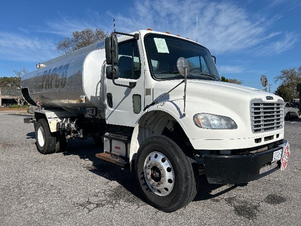 Tanker Truck-Specialized Equipment-Freightliner-2019-M2-Prince George-VA-122,049\n\t\tmiles-$ 48,500 - Image 1