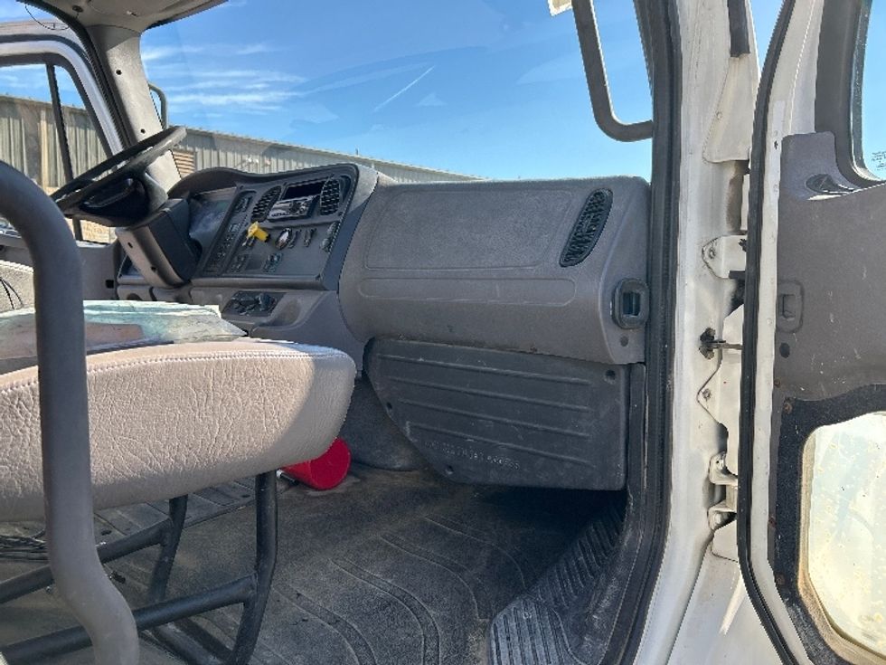 Tanker Truck-Specialized Equipment-Freightliner-2019-M2-Prince George-VA-122,049\n\t\tmiles-$ 48,500 - Image 16