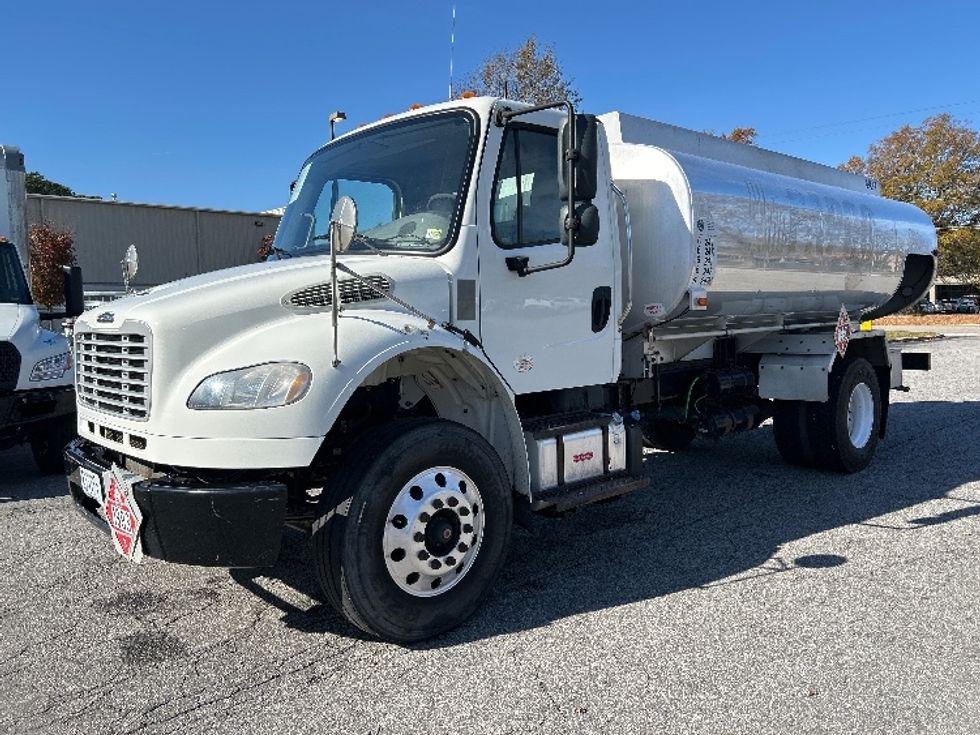 Tanker Truck-Specialized Equipment-Freightliner-2019-M2-Prince George-VA-122,049\n\t\tmiles-$ 48,500 - Image 3