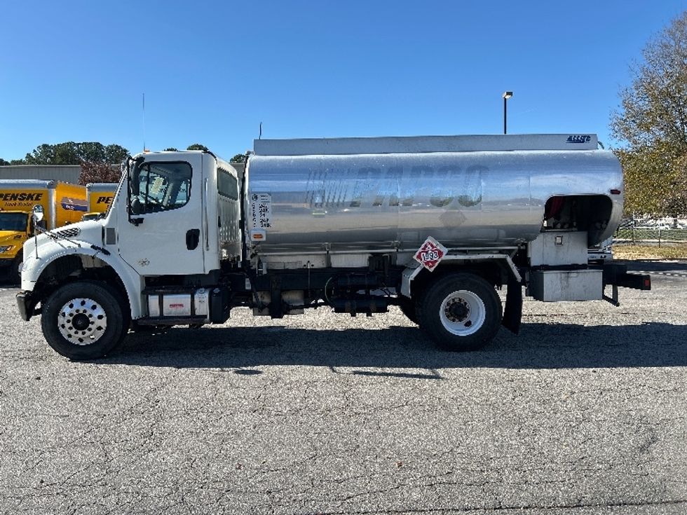 Tanker Truck-Specialized Equipment-Freightliner-2019-M2-Prince George-VA-122,049\n\t\tmiles-$ 48,500 - Image 4
