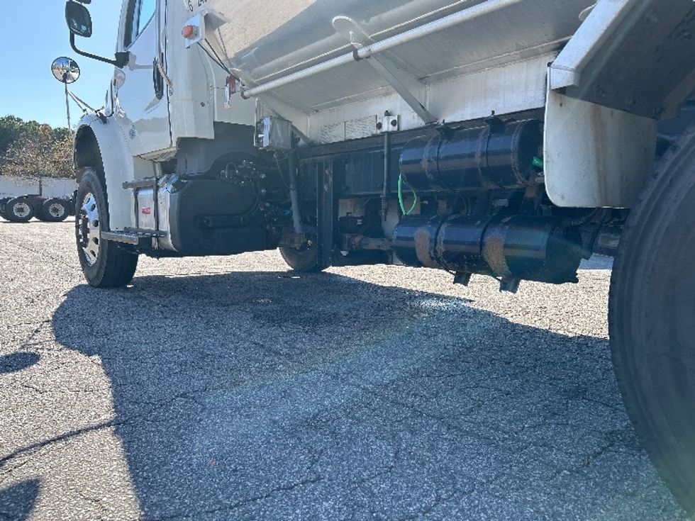 Tanker Truck-Specialized Equipment-Freightliner-2019-M2-Prince George-VA-122,049\n\t\tmiles-$ 48,500 - Image 5