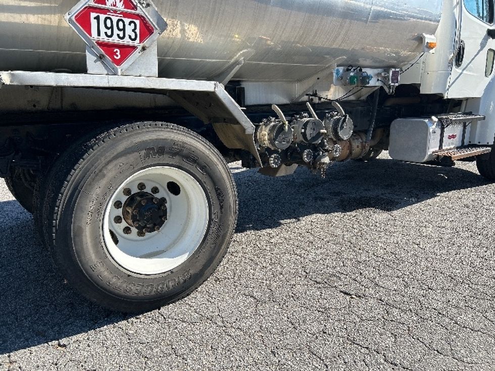Tanker Truck-Specialized Equipment-Freightliner-2019-M2-Prince George-VA-122,049\n\t\tmiles-$ 48,500 - Image 9