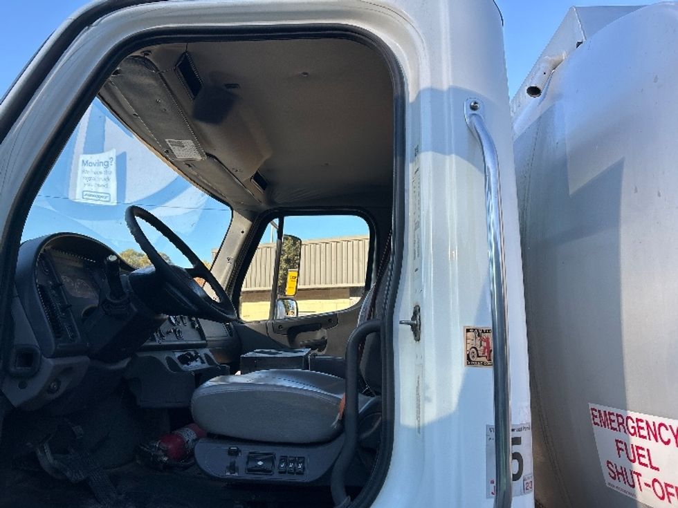 Tanker Truck-Specialized Equipment-Freightliner-2019-M2-Prince George-VA-163,569\n\t\tmiles-$ 50,500 - Image 12